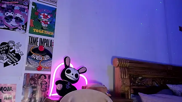 yourrosenrot online show from September 27, 2025, 12:59 am