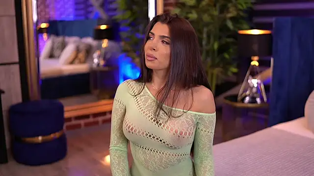 NicoleCellini online show from January 8, 2025, 7:03 pm