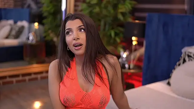 NicoleCellini online show from February 11, 2025, 10:39 pm