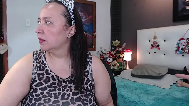 Natasha26  online show from December 29, 2024, 1:06 pm