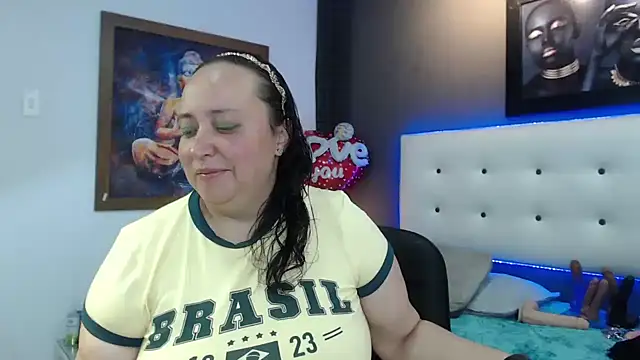 Natasha26  online show from February 24, 2025, 7:19 pm