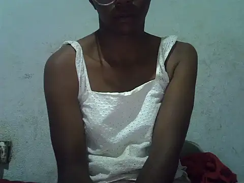 ElianeHot online show from June 10, 2026, 7:46 pm