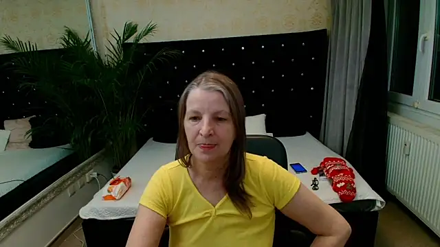 Lilly hott online show from February 3, 2026, 7:52 pm