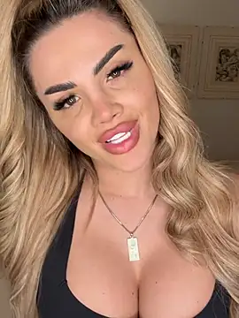 KimberDeee online show from January 17, 2025, 10:01 pm