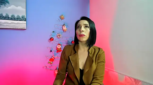 AdelleLennox cg online show from December 31, 2024, 11:20 am