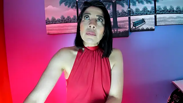 AdelleLennox cg online show from February 6, 2025, 5:09 pm