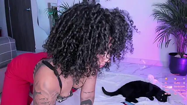 Snapshot of pretty_pettite chatting on December 14, 2024, 9:56 pm pretty pettite online show from December 14, 2024, 9:56 pm