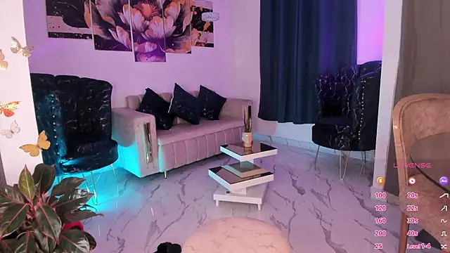 Snapshot of pretty_pettite chatting on February 8, 2025, 11:13 pm pretty pettite online show from February 8, 2025, 11:13 pm