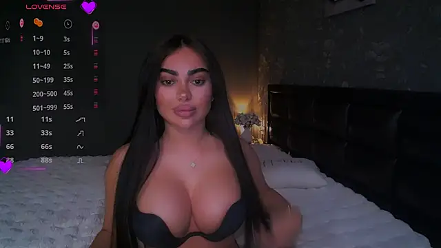 babyleilaa online show from March 10, 2025, 6:01 pm