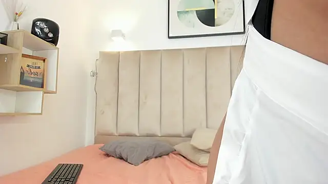 Snapshot of Anniie_Queen chatting on October 14, 2025, 3:29 am Anniie Queen online show from October 14, 2025, 3:29 am