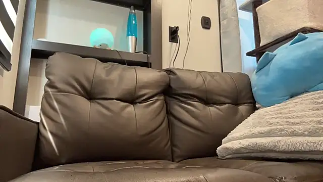 AlphaZack 14 online show from April 5, 2026, 7:44 pm