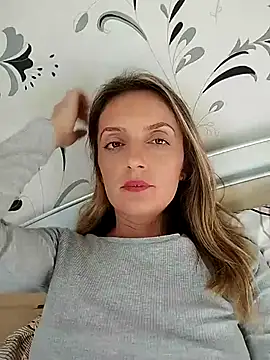 Snapshot of SophyGirl chatting on October 15, 2025, 12:38 pm SophyGirl online show from October 15, 2025, 12:38 pm