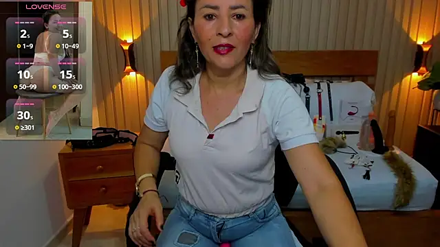Snapshot of luciana_ballesteros_ chatting on December 6, 2024, 12:27 pm luciana ballesteros online show from December 6, 2024, 12:27 pm