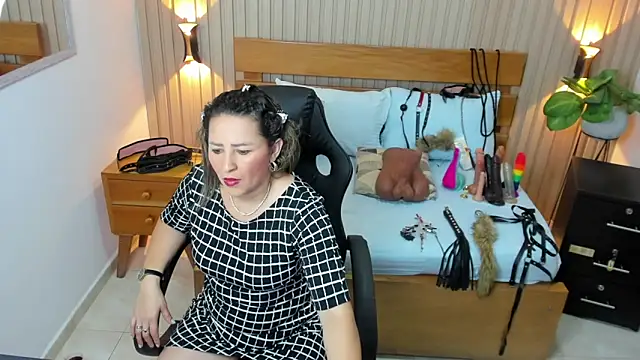Snapshot of luciana_ballesteros_ chatting on September 30, 2025, 12:10 pm luciana ballesteros  online show from September 30, 2025, 12:10 pm