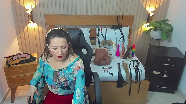 Snapshot of luciana_ballesteros_ chatting on October 3, 2025, 12:35 pm luciana ballesteros  online show from October 3, 2025, 12:35 pm