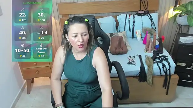 Snapshot of luciana_ballesteros_ chatting on October 8, 2025, 12:36 pm luciana ballesteros  online show from October 8, 2025, 12:36 pm