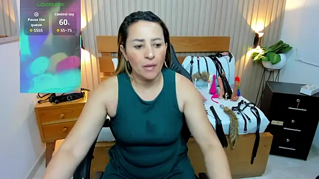 luciana ballesteros  online show from March 30, 2026, 2:29 pm
