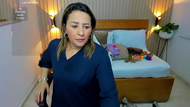 luciana ballesteros  online show from April 30, 2026, 12:11 pm