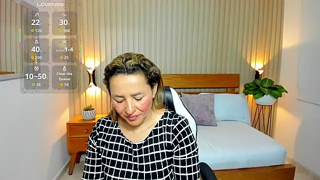 luciana ballesteros  online show from June 23, 2026, 12:14 pm