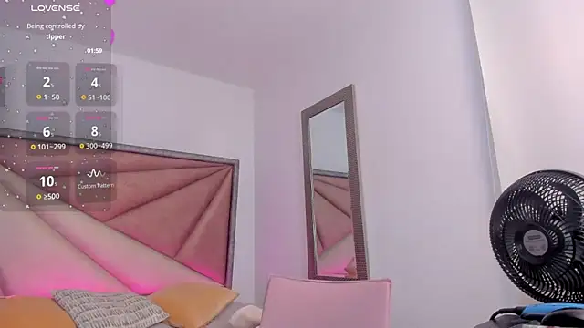 Snapshot of FaloonRoussel chatting on September 23, 2025, 6:22 pm FaloonRoussel online show from September 23, 2025, 6:22 pm