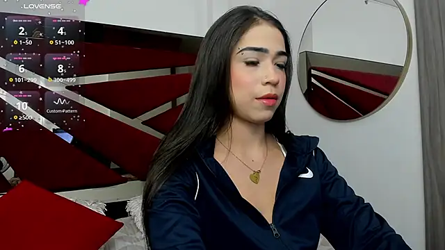 Snapshot of FaloonRoussel chatting on September 28, 2025, 1:00 am FaloonRoussel online show from September 28, 2025, 1:00 am