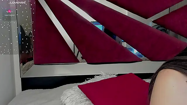FaloonRoussel online show from May 13, 2026, 5:32 pm