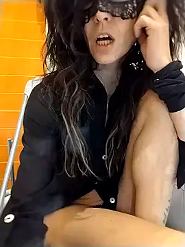 Snapshot of EmySkinny85 chatting on February 5, 2025, 10:19 am EmySkinny85 online show from February 5, 2025, 10:19 am