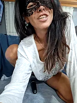 Snapshot of EmySkinny85 chatting on October 25, 2025, 1:07 pm EmySkinny85 online show from October 25, 2025, 1:07 pm