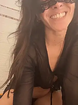 EmySkinny85 online show from December 22, 2025, 8:50 pm