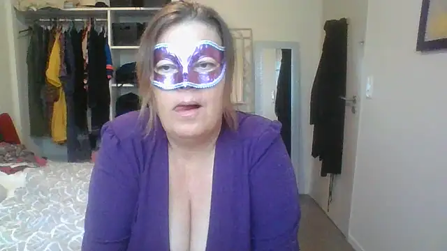 blueblush online show from December 3, 2024, 8:16 am