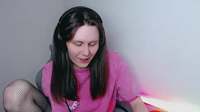 Snapshot of tracy_cooper chatting on January 11, 2025, 12:01 am tracy cooper online show from January 11, 2025, 12:01 am