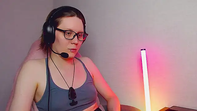 Snapshot of tracy_cooper chatting on February 25, 2025, 8:41 pm tracy cooper online show from February 25, 2025, 8:41 pm