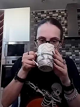 Snapshot of MartiniiSelenna chatting on January 16, 2025, 9:48 am MartiniiSelenna online show from January 16, 2025, 9:48 am