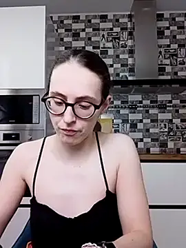 Snapshot of MartiniiSelenna chatting on January 22, 2025, 9:02 am MartiniiSelenna online show from January 22, 2025, 9:02 am