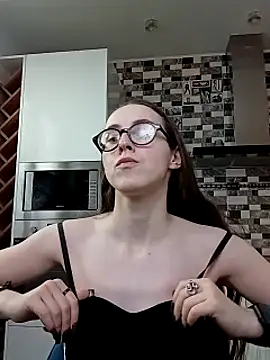 Snapshot of MartiniiSelenna chatting on January 28, 2025, 9:51 am MartiniiSelenna online show from January 28, 2025, 9:51 am