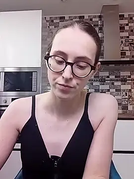 Snapshot of MartiniiSelenna chatting on February 7, 2025, 1:01 pm MartiniiSelenna online show from February 7, 2025, 1:01 pm