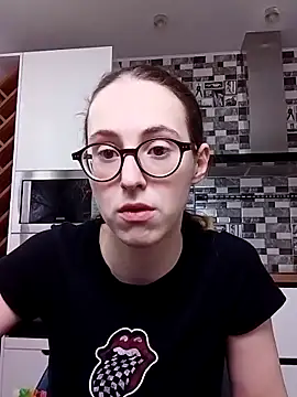 Snapshot of MartiniiSelenna chatting on February 8, 2025, 6:54 am MartiniiSelenna online show from February 8, 2025, 6:54 am