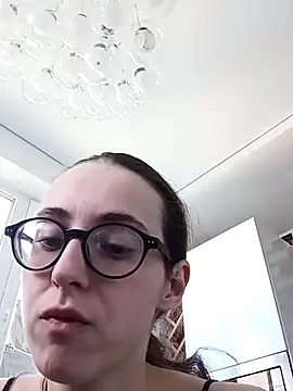 Snapshot of MartiniiSelenna chatting on February 19, 2025, 9:50 am MartiniiSelenna online show from February 19, 2025, 9:50 am