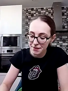 Snapshot of MartiniiSelenna chatting on February 21, 2025, 6:40 am MartiniiSelenna online show from February 21, 2025, 6:40 am