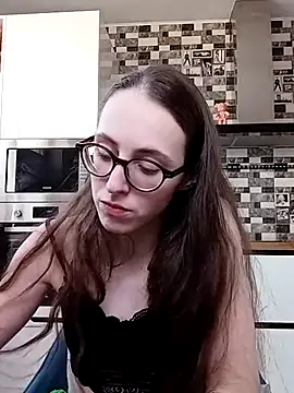 Snapshot of MartiniiSelenna chatting on February 21, 2025, 9:45 am MartiniiSelenna online show from February 21, 2025, 9:45 am