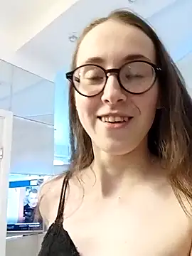 Snapshot of MartiniiSelenna chatting on February 21, 2025, 12:50 pm MartiniiSelenna online show from February 21, 2025, 12:50 pm