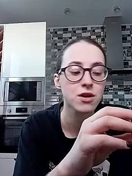 Snapshot of MartiniiSelenna chatting on February 26, 2025, 6:26 am MartiniiSelenna online show from February 26, 2025, 6:26 am