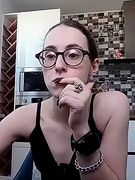 Snapshot of MartiniiSelenna chatting on February 26, 2025, 9:32 am MartiniiSelenna online show from February 26, 2025, 9:32 am