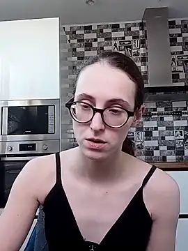Snapshot of MartiniiSelenna chatting on February 28, 2025, 12:52 pm MartiniiSelenna online show from February 28, 2025, 12:52 pm