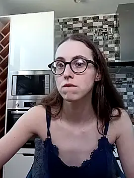 Snapshot of MartiniiSelenna chatting on March 21, 2025, 9:56 am MartiniiSelenna online show from March 21, 2025, 9:56 am