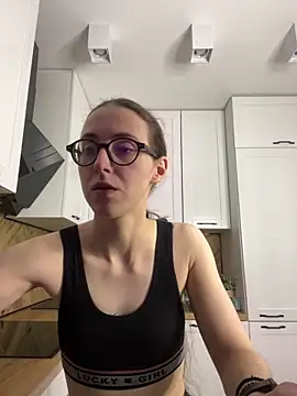 MartiniiSelenna online show from November 25, 2025, 6:46 am