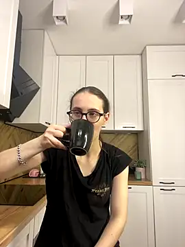 MartiniiSelenna online show from November 28, 2025, 6:49 am