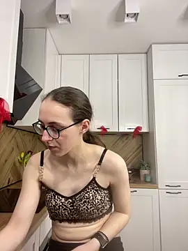 MartiniiSelenna online show from March 12, 2026, 6:41 am