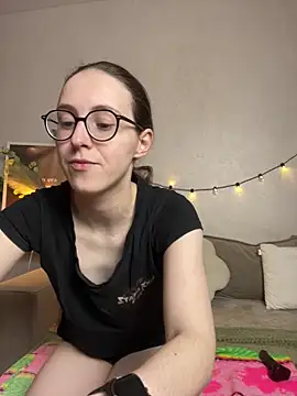 MartiniiSelenna online show from May 3, 2026, 5:46 am