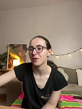 MartiniiSelenna online show from May 5, 2026, 5:59 am